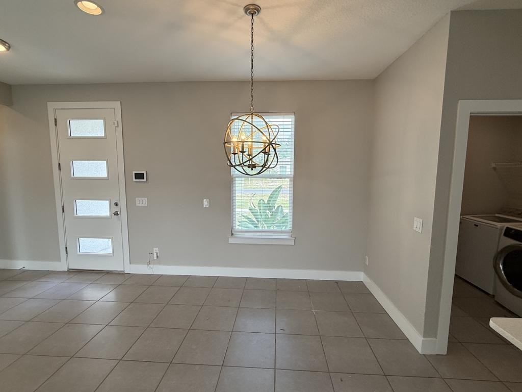 105 Zinnia Ln W - Photo 3 of 18