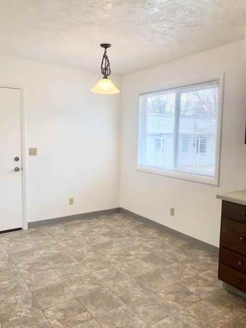 1720 Fife Ave - Photo 4 of 15