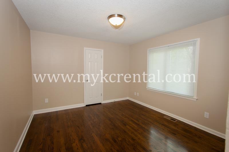 5329 Linden St - Photo 6 of 8