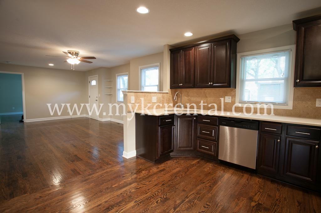 5329 Linden St - Photo 7 of 8