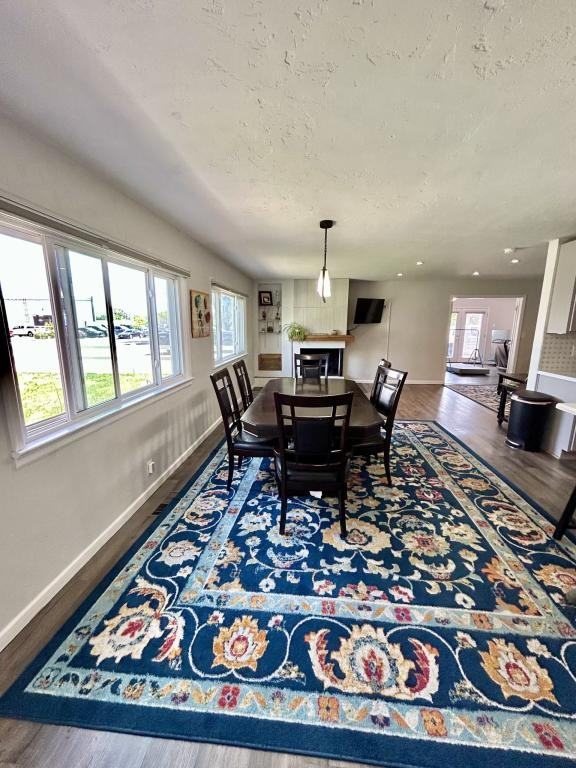 233 Greydene Ave - Photo 2 of 22