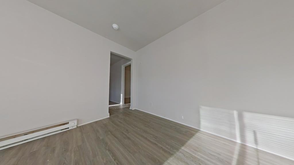 610 Hawthorne Ave Apt B - Photo 4 of 8