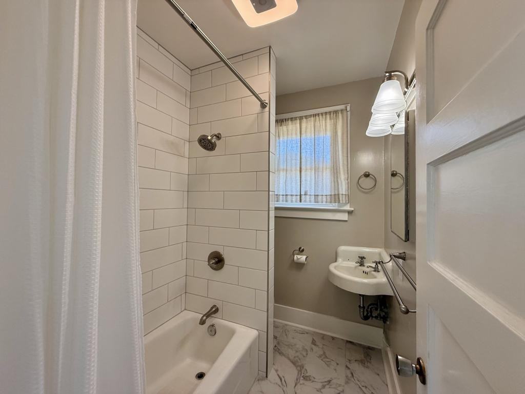 731 River Ave - Photo 4 of 21