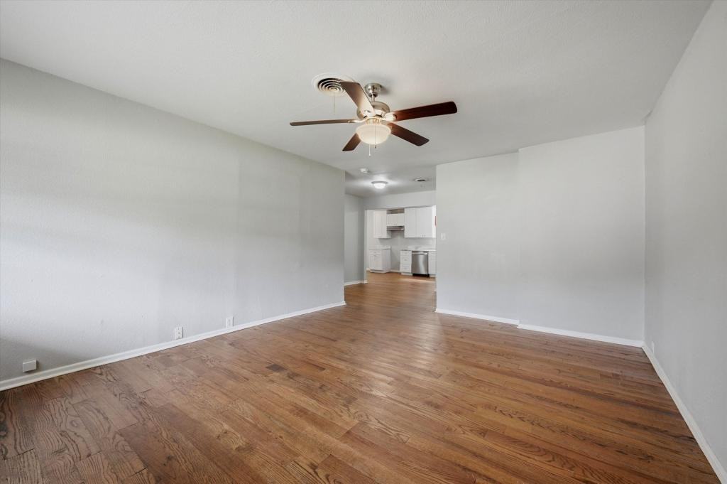 2521 N Hickory St - Photo 5 of 26