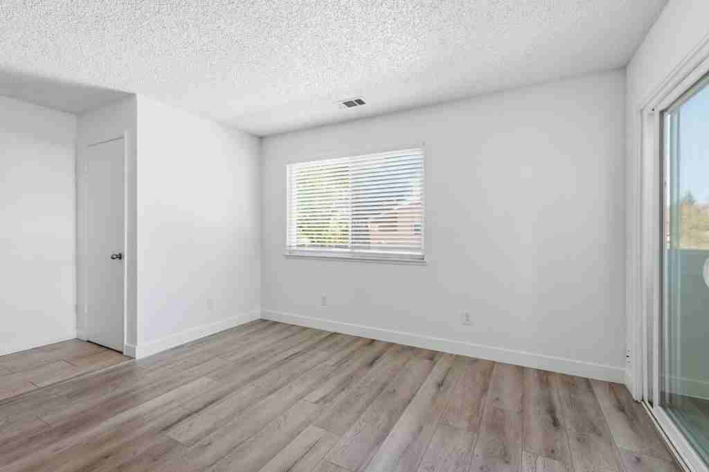 426 Cherry Ln ##H - Photo 6 of 28