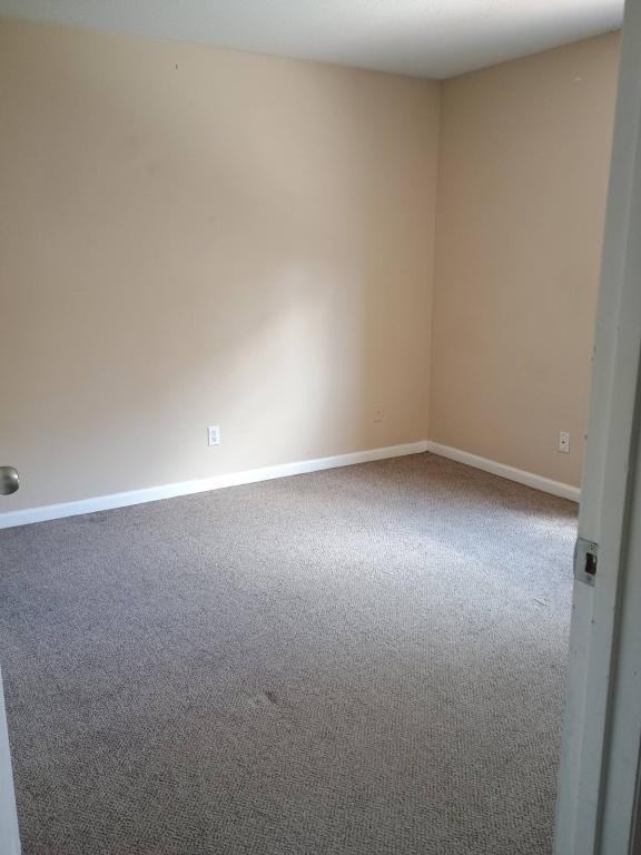 703 E Poplar St Apt 2 - Photo 4 of 5