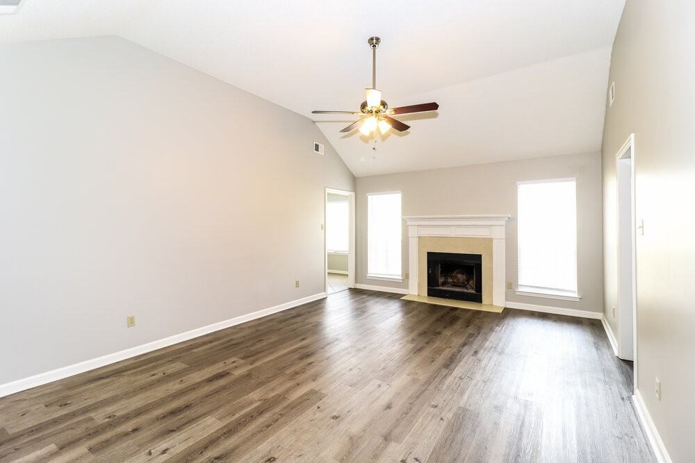 6962 Lagrange Cir N - Photo 4 of 16