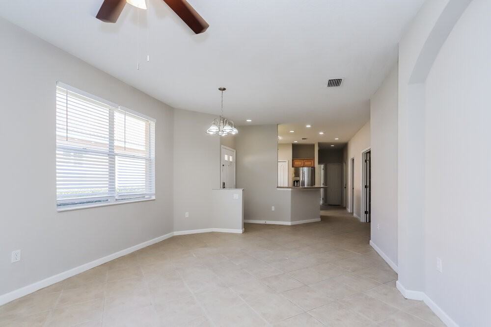 5805 Spanish Point Ct - Photo 3 of 16