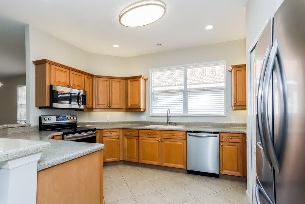 5805 Spanish Point Ct - Photo 6 of 16