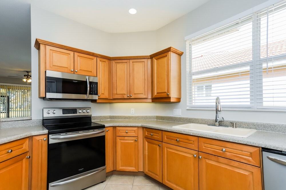 5805 Spanish Point Ct - Photo 7 of 16