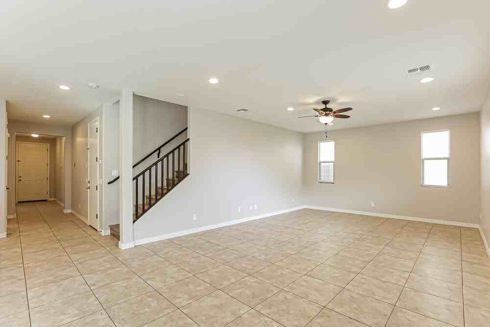 4819 W St Anne Ave - Photo 5 of 17