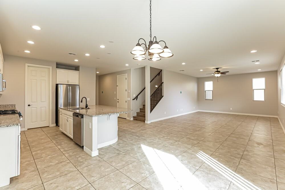 4819 W St Anne Ave - Photo 6 of 17