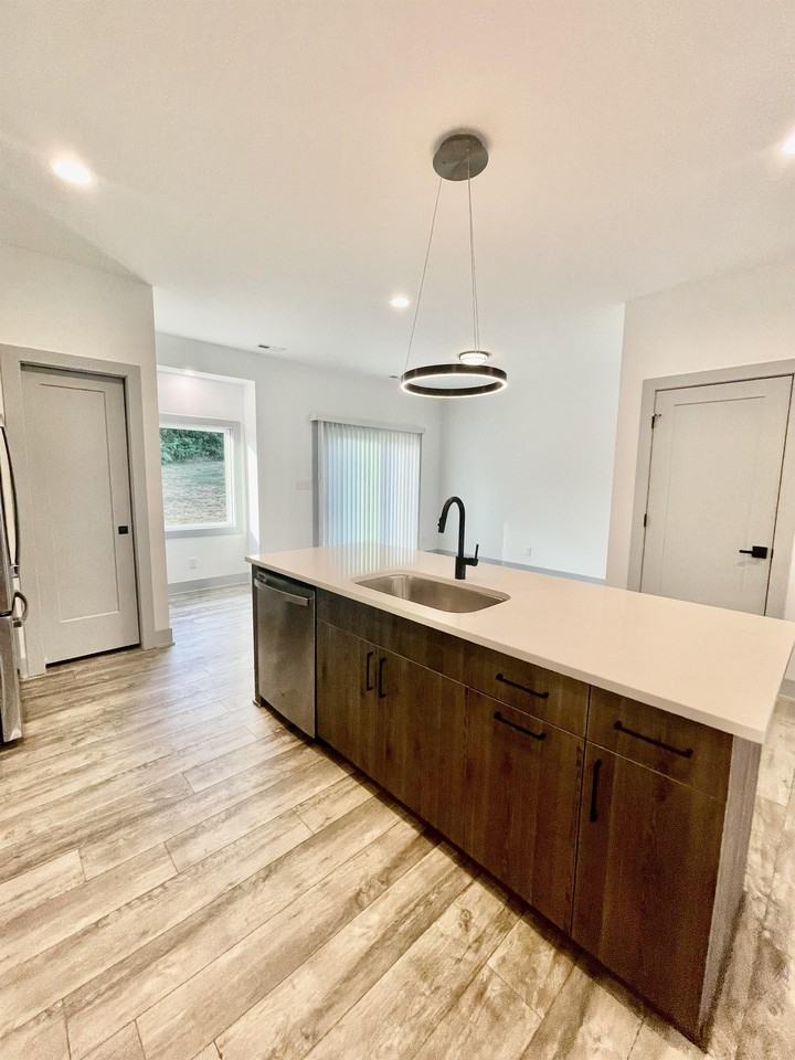 420 Breezewood Dr #107 - Photo 3 of 42
