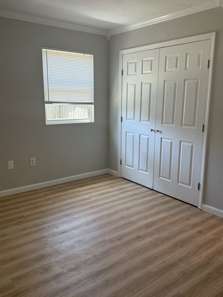 700 Mayflower Ave - Photo 5 of 15