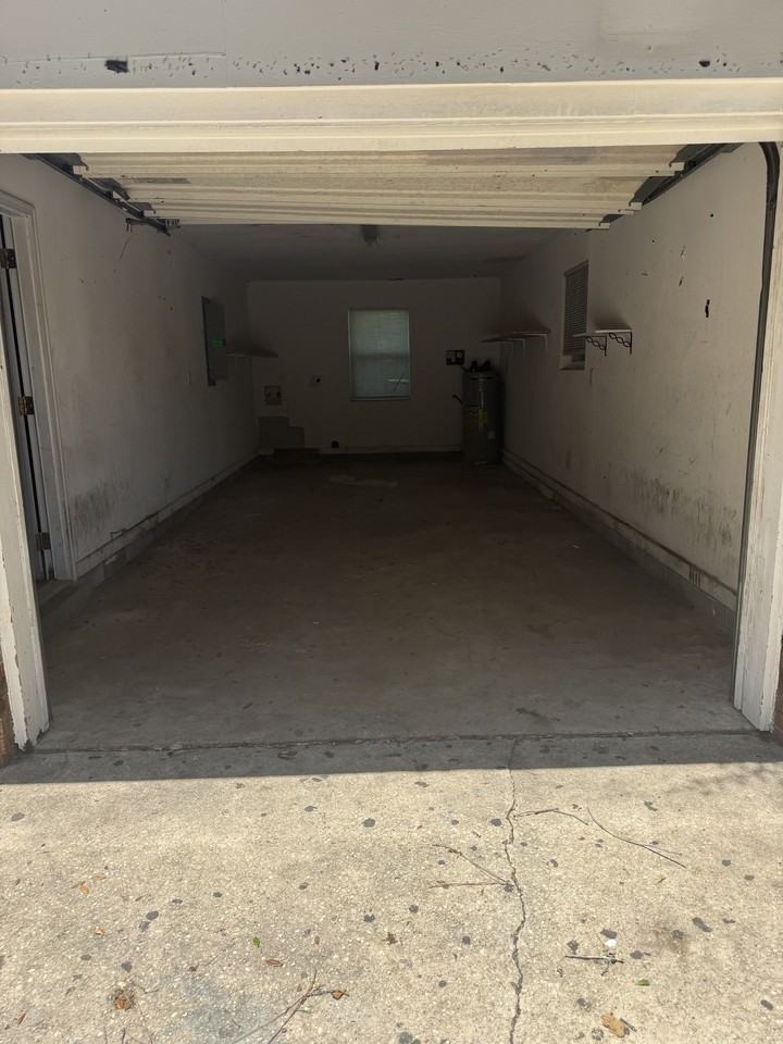 700 Mayflower Ave - Photo 4 of 15