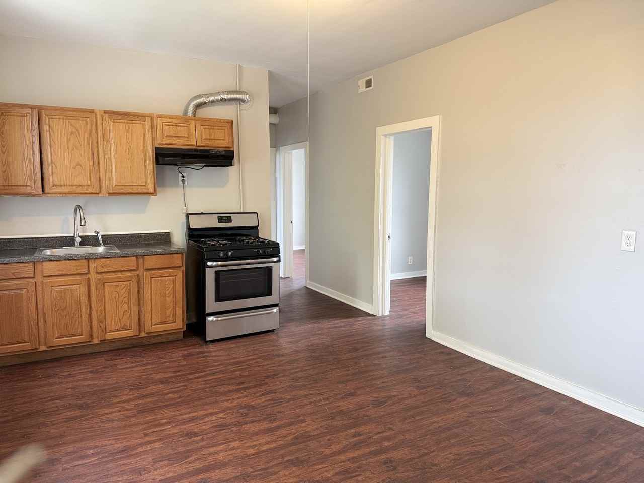 8401 S Muskegon Ave #2R - Photo 3 of 8