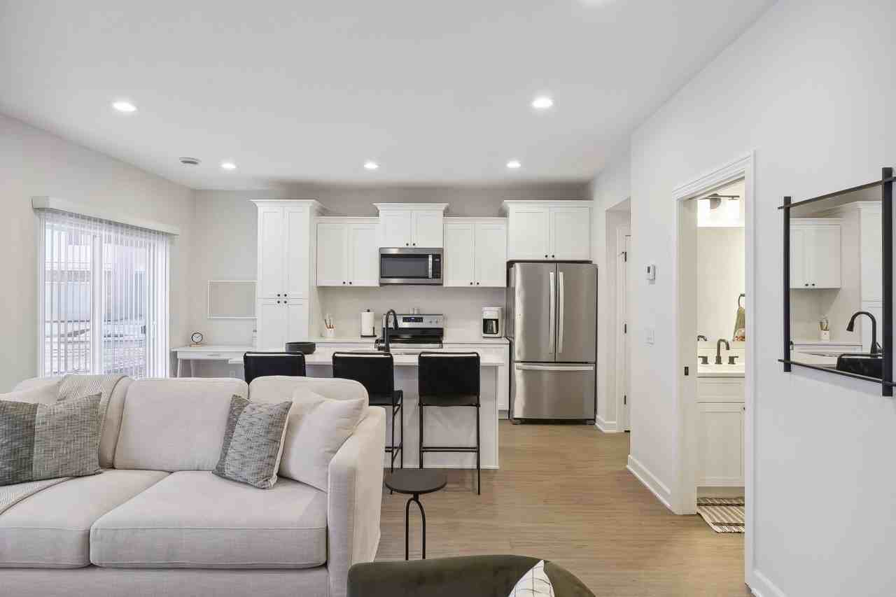 202 Probert Street - Photo 4 of 36