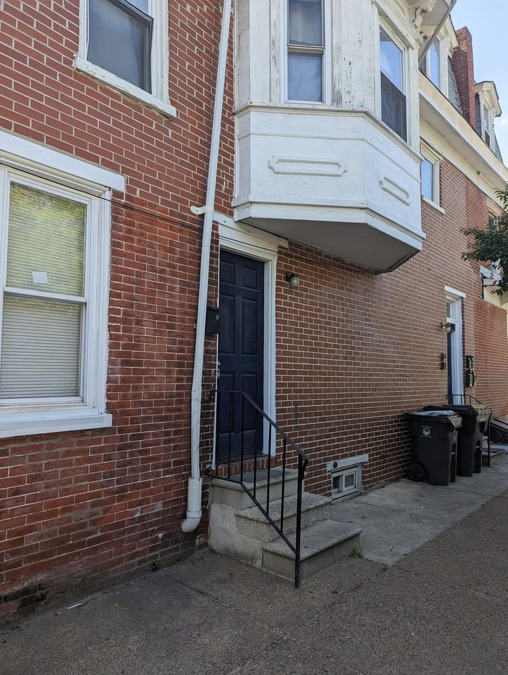 601 E 10th St #A - Photo 2 of 6