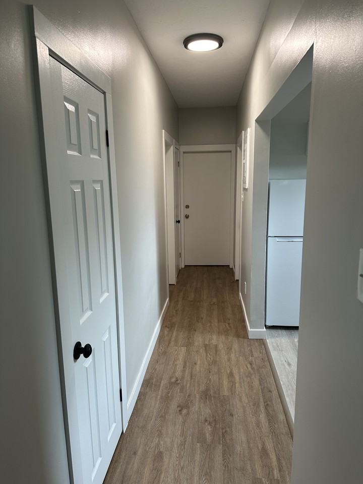 150 Hastings Street #4 - Photo 4 of 11