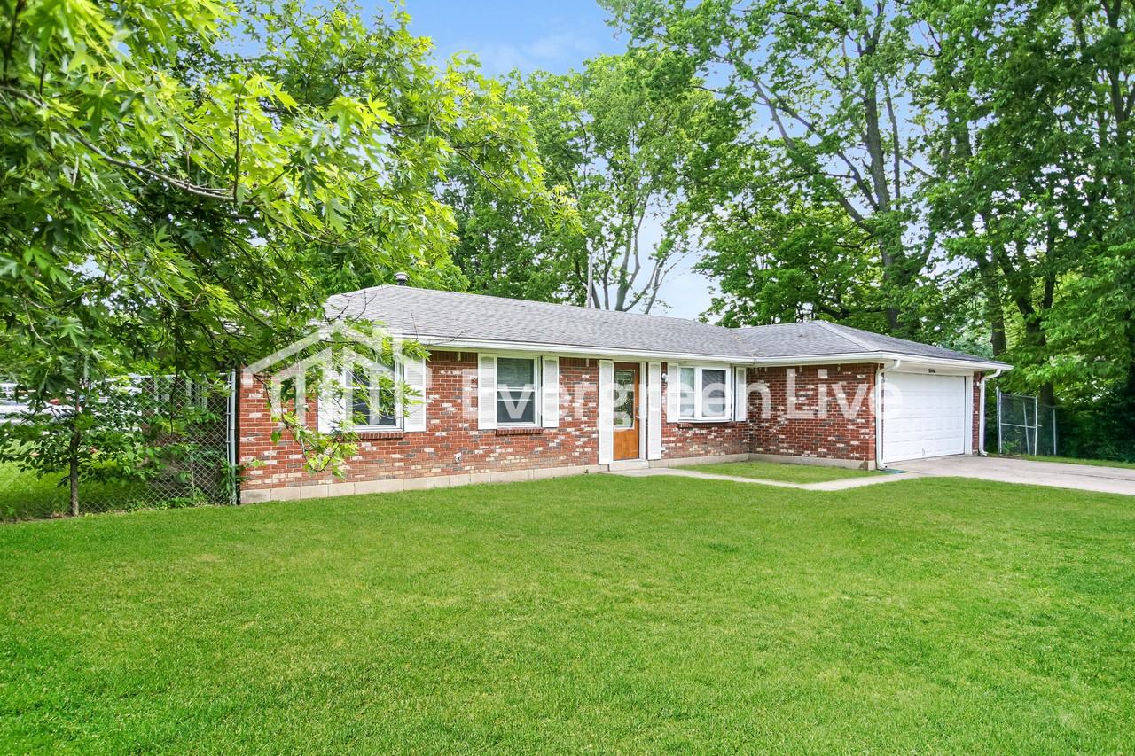 10446 Chris Dr - Photo 2 of 15