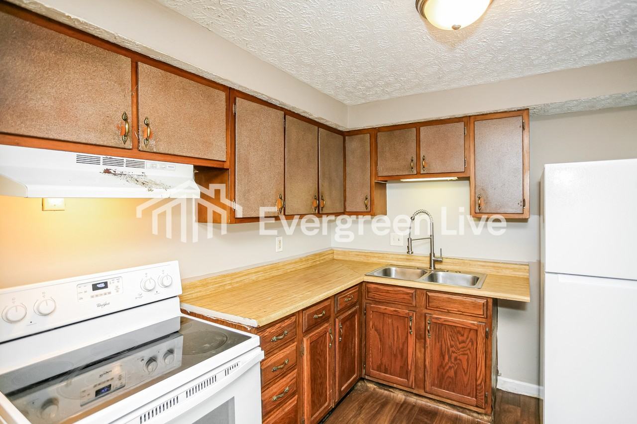 10446 Chris Dr - Photo 6 of 15