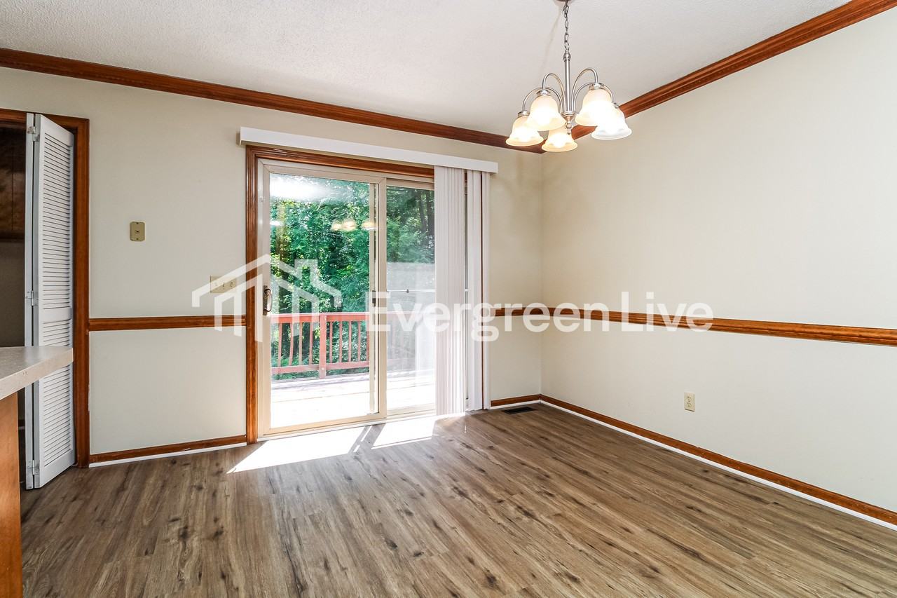 280 Conrad Cir - Photo 5 of 15