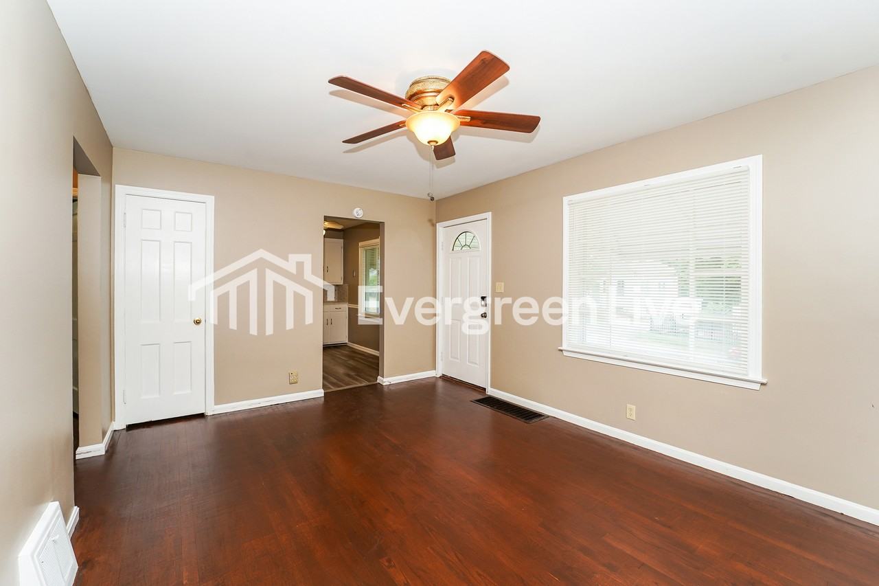 123 E Rosewood Ave - Photo 3 of 15