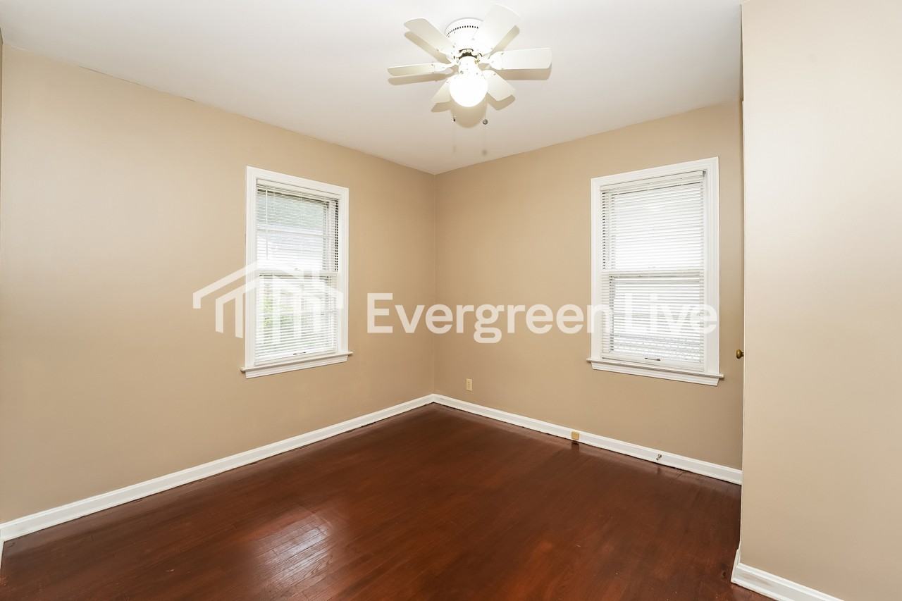 123 E Rosewood Ave - Photo 7 of 15