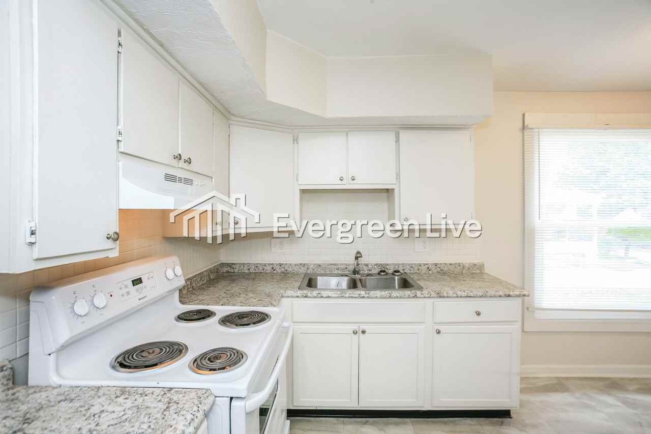 2044 Cold Spring Rd - Photo 5 of 15