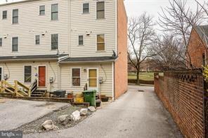 524 Saint Mary St #1 - Photo 3 of 10
