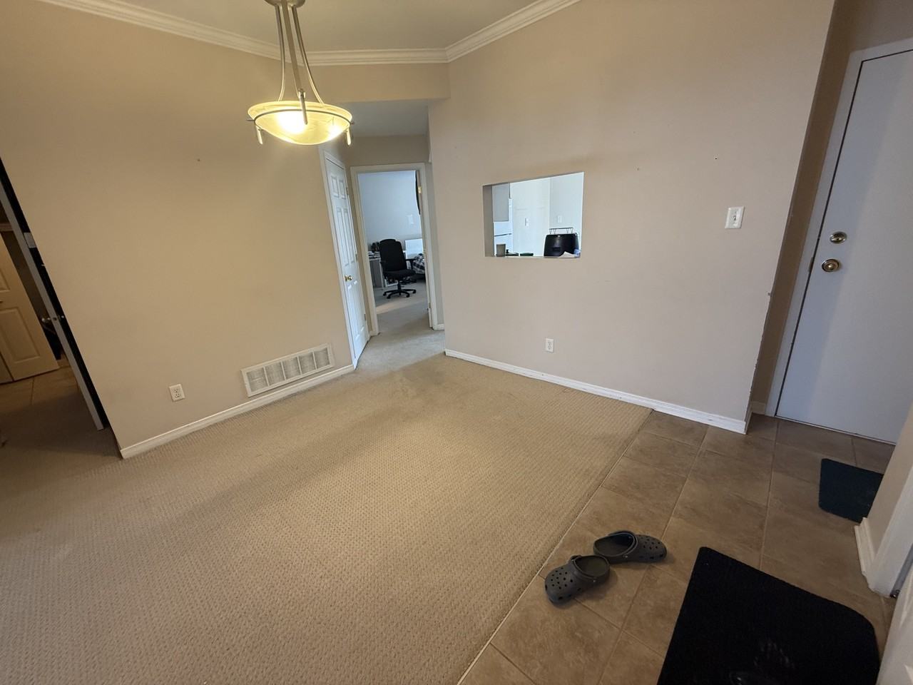 7-190 Rustic Hills Crescent - Photo 4 of 11