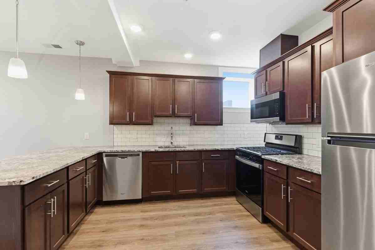 18 N Union Ave - Photo 3 of 30