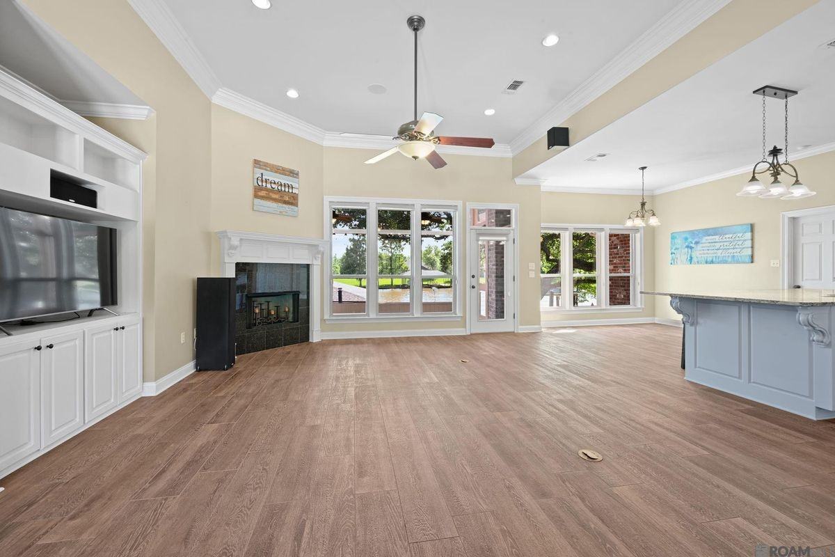 12066 River Highlands Dr - Photo 3 of 20