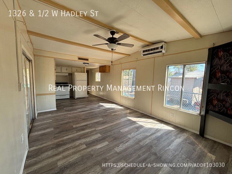 1326 1326 & 1/2 W Hadley St - Photo 2 of 7