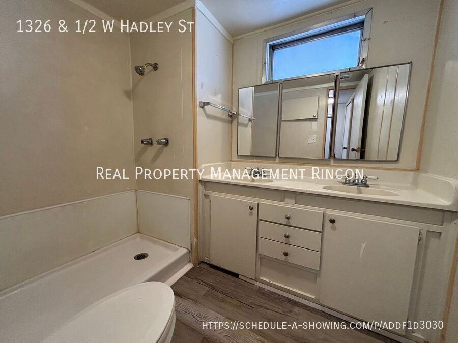 1326 1326 & 1/2 W Hadley St - Photo 5 of 7