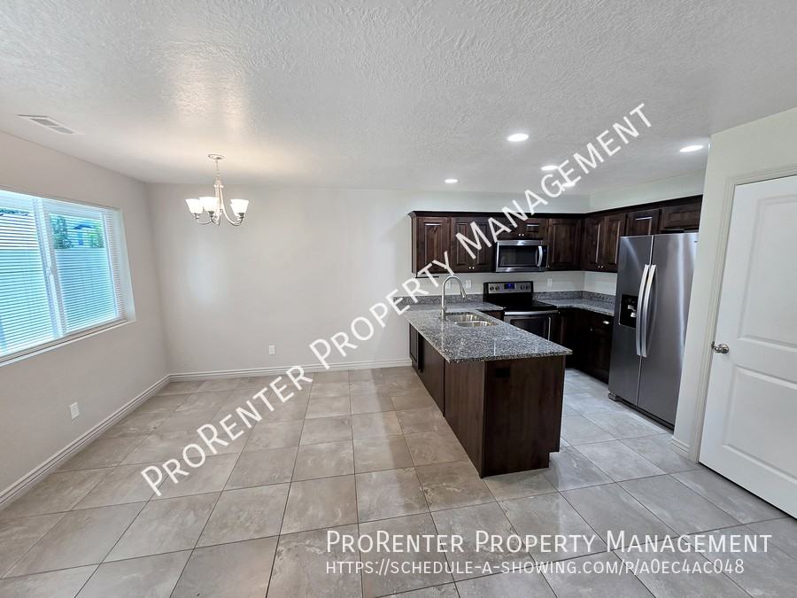 1811 W 675 N - Photo 5 of 20