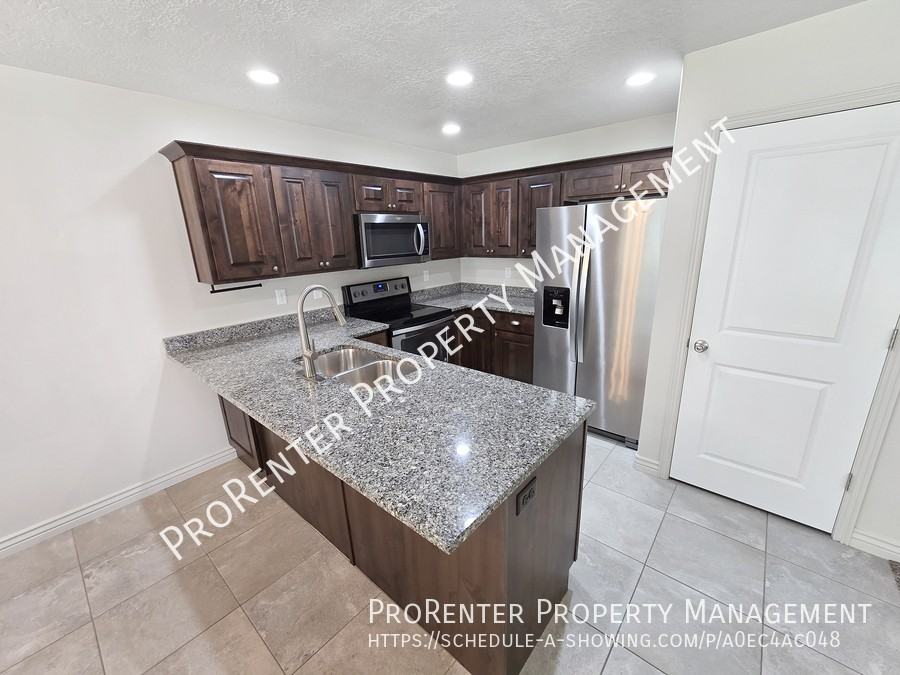 1811 W 675 N - Photo 7 of 20