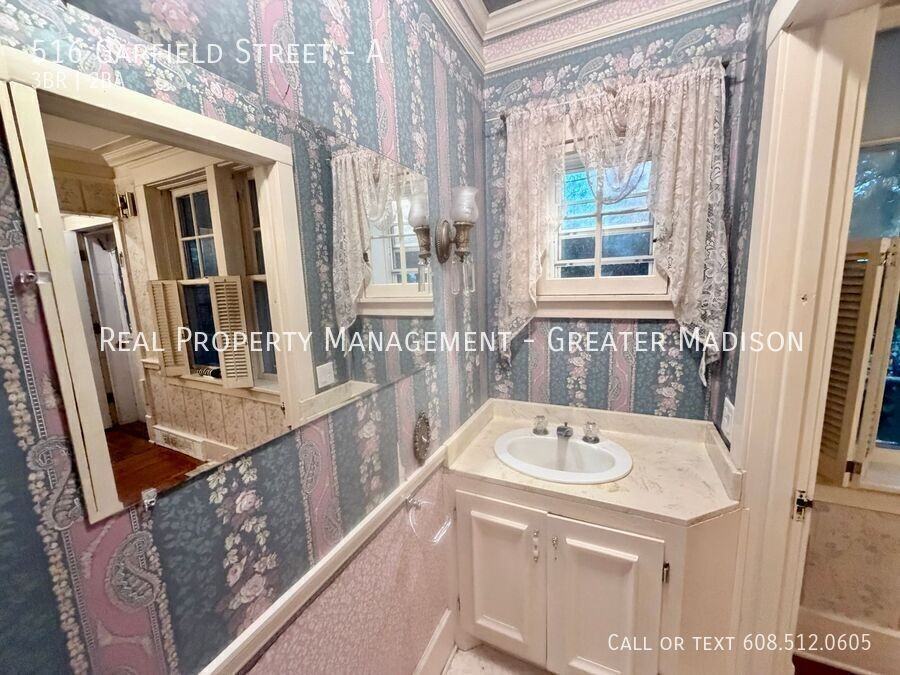 516 Garfield St #A - Photo 3 of 22