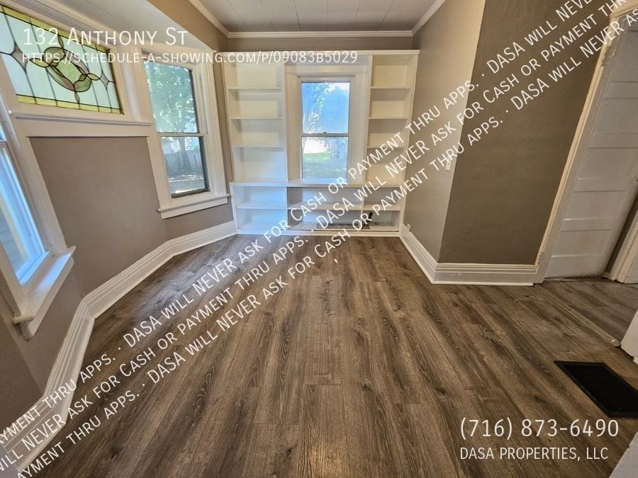 132 Anthony St - Photo 5 of 18