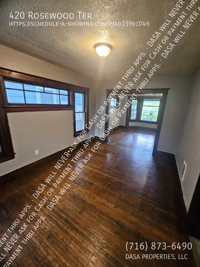 420 Rosewood Ter - Photo 2 of 11