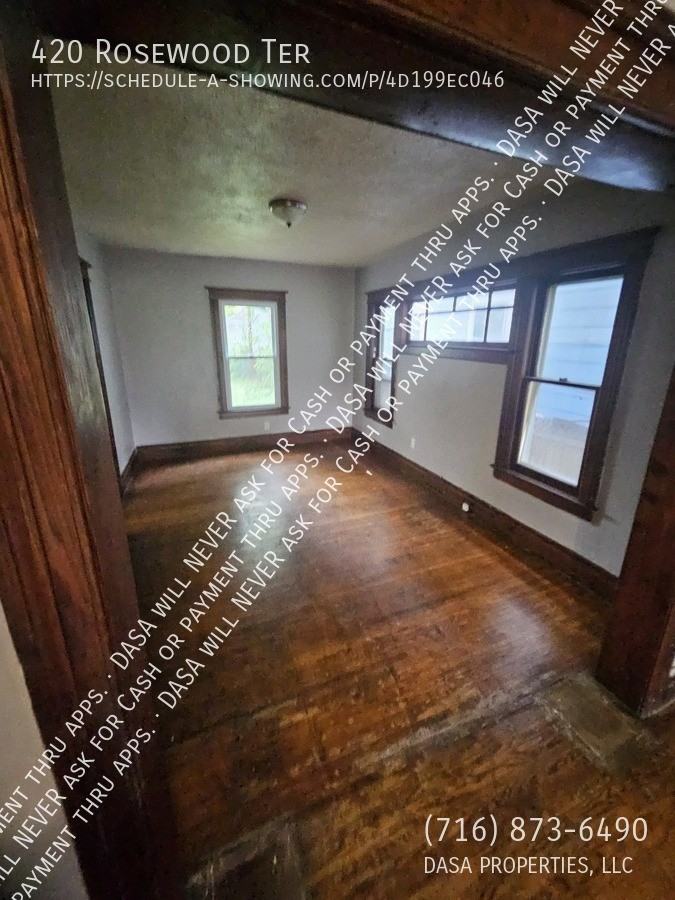420 Rosewood Ter - Photo 3 of 11