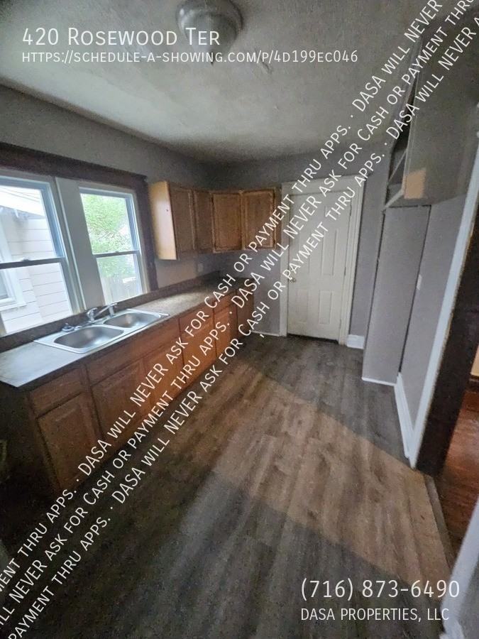 420 Rosewood Ter - Photo 5 of 11