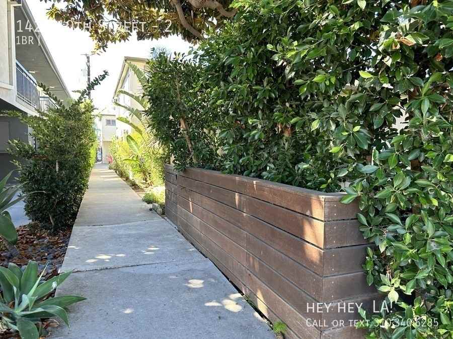 1428 10th St #2 - Photo 3 of 18