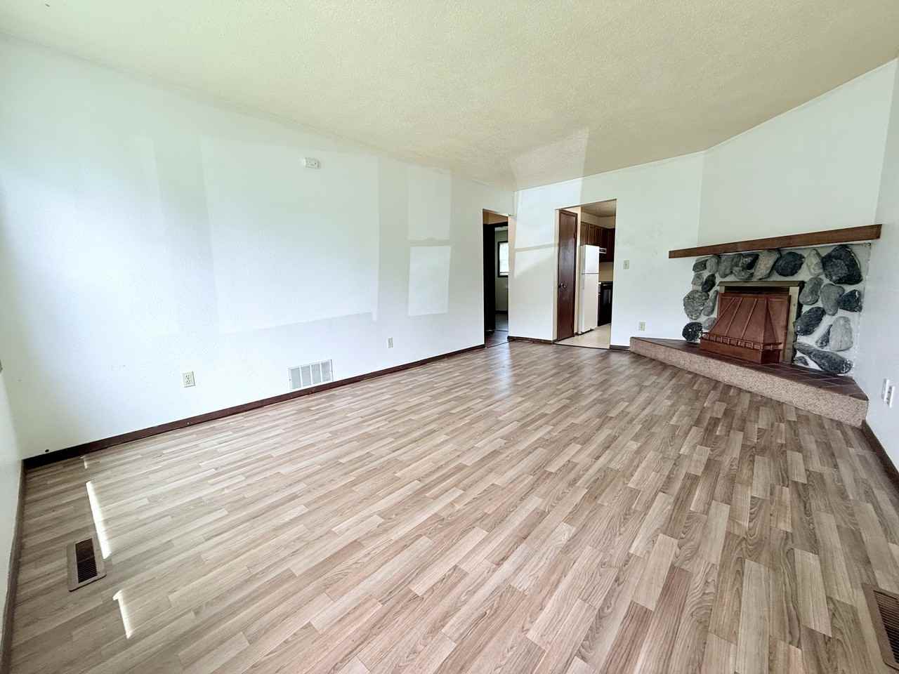 206 East Elm Street #206 - Photo 5 of 14