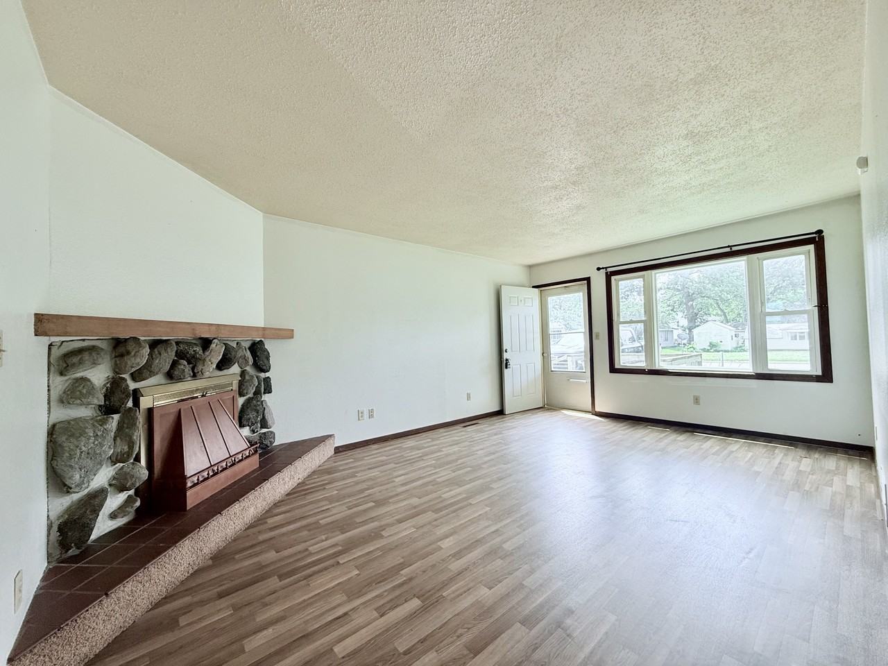 206 East Elm Street #206 - Photo 7 of 14