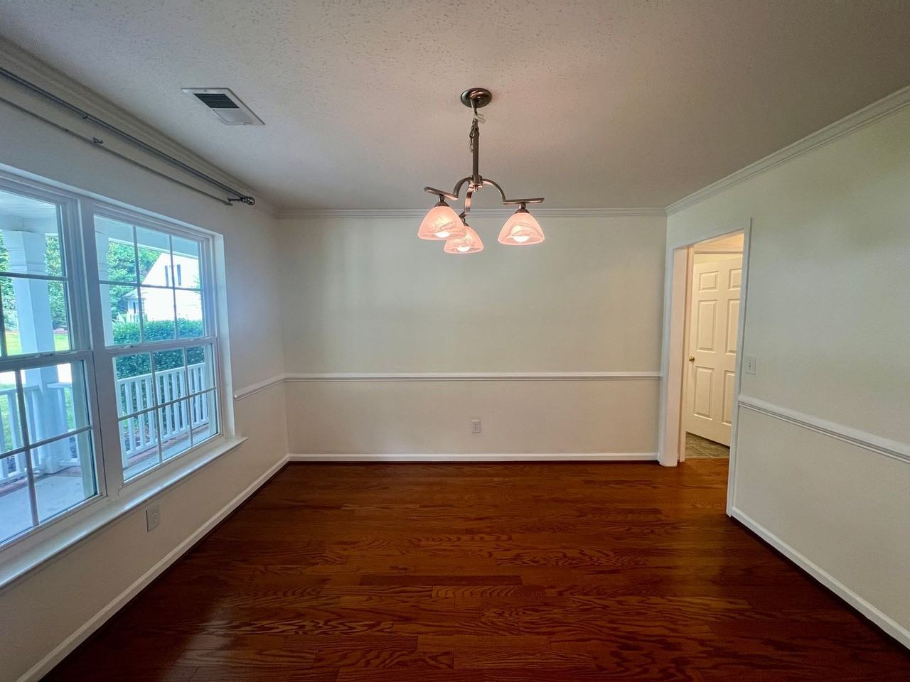 310 Wintergreen Rd - Photo 5 of 30