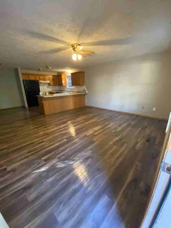 520 W Nichols St #104 - Photo 2 of 9