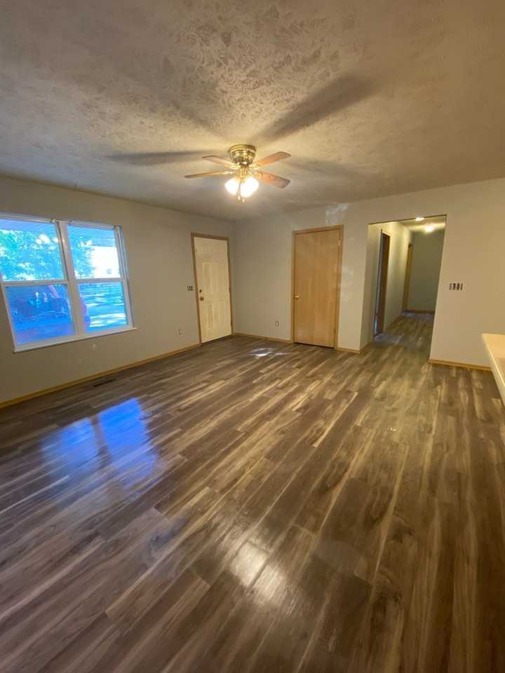 520 W Nichols St #104 - Photo 4 of 9