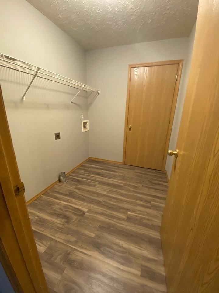 520 W Nichols St #104 - Photo 3 of 9