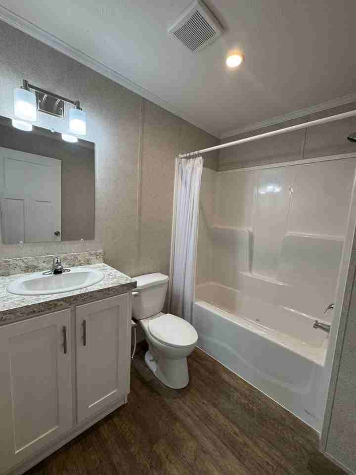 465 Royal Manor Rd ## 7 - Photo 7 of 11